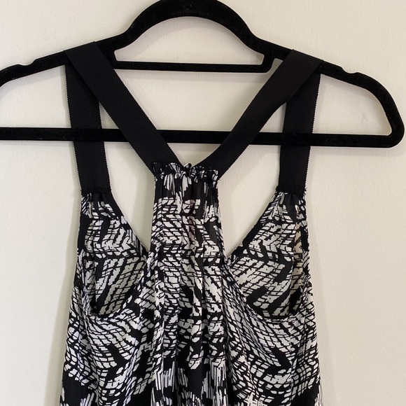 Eight Sixty New Mexico Tank in Black & White - Picture 7 of 9